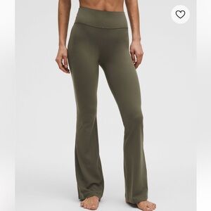 Lululemon Groove Nulu High-Rise Flared Pant Army Green